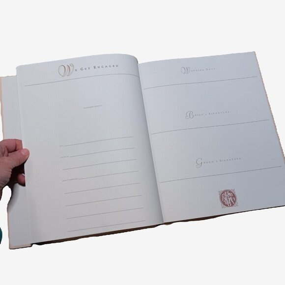 New Chronicle Publishing Company Wedding Memory book from Barnes & Noble - Picture 12 of 16